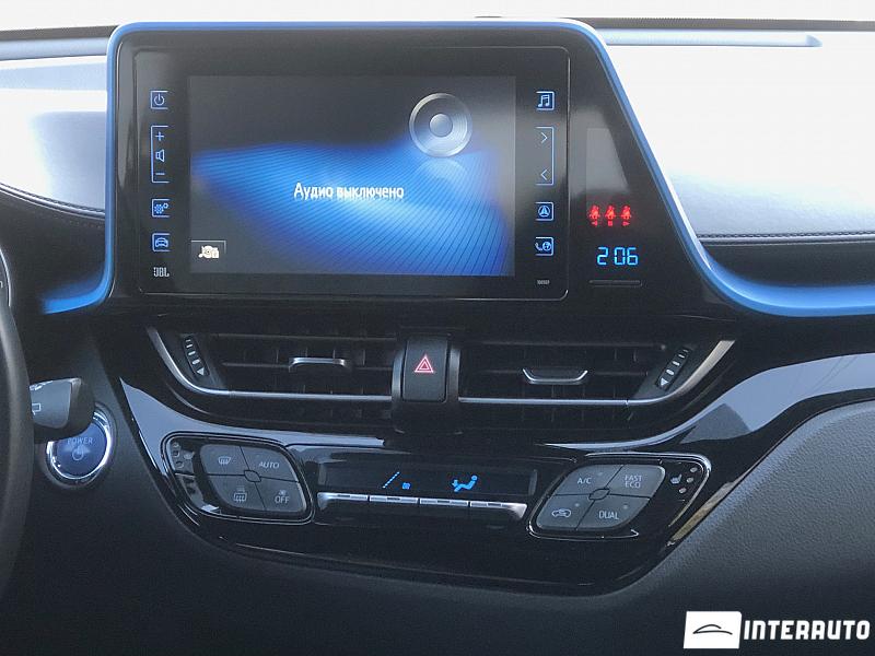 Toyota C-HR 13 toyota c-hr 2019