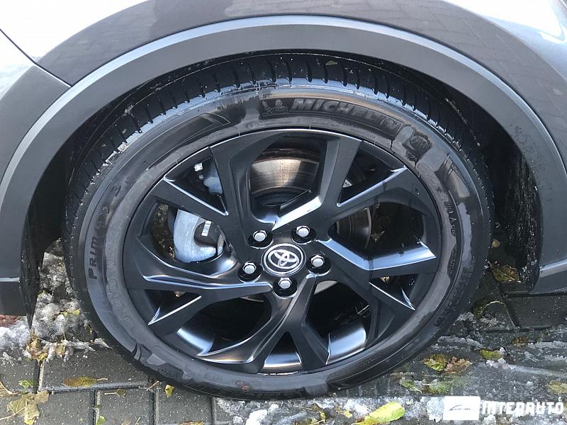 Toyota C-HR 24 toyota c-hr 2019