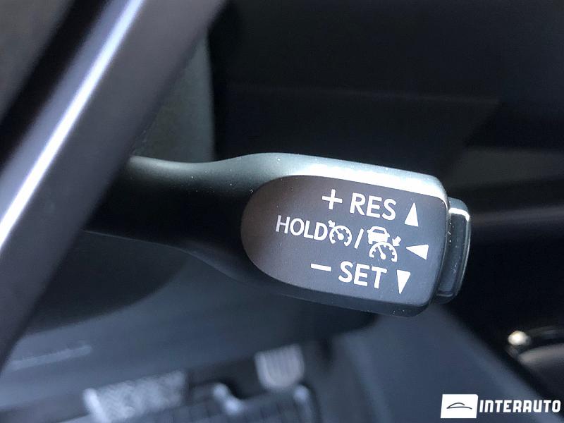 Toyota C-HR 17 toyota c-hr 2019