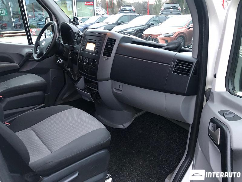 Volkswagen Crafter 9 volkswagen crafter 2013