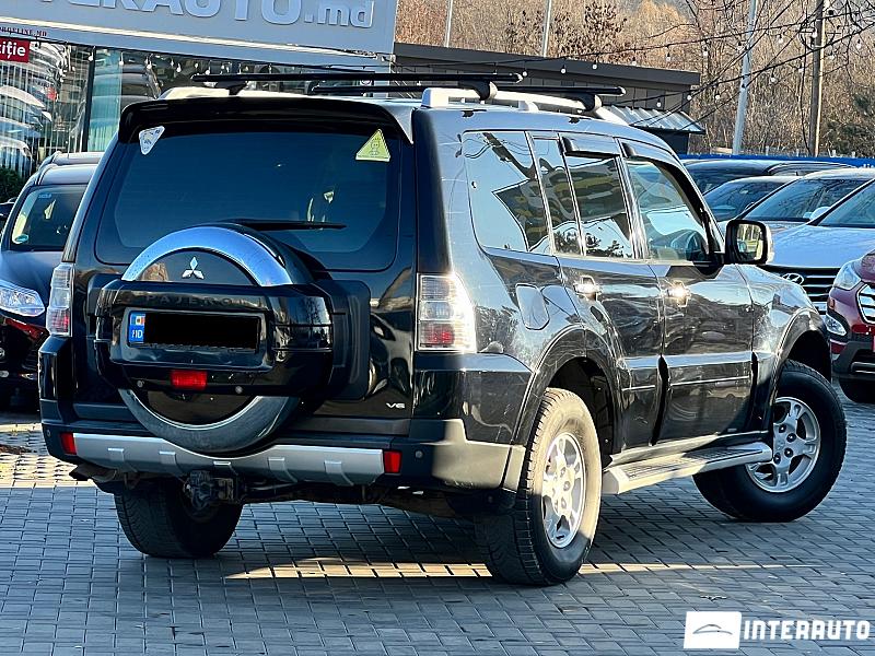 Mitsubishi Pajero 4 mitsubishi pajero 2009