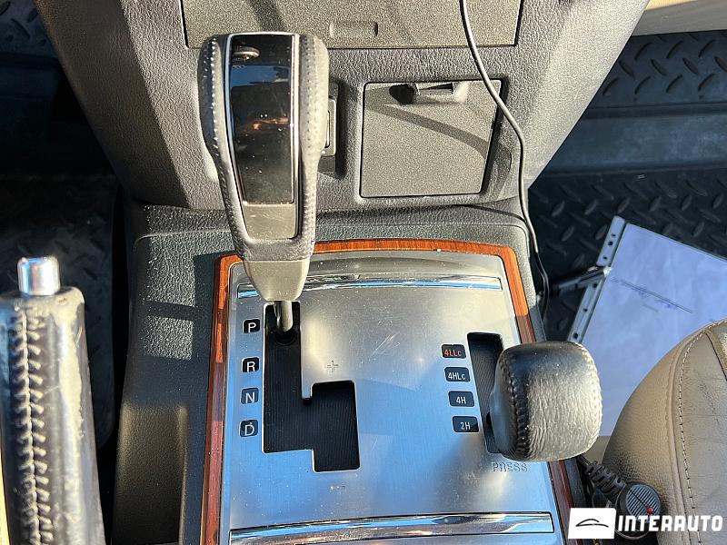 Mitsubishi Pajero 13 mitsubishi pajero 2009