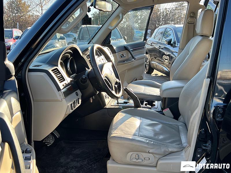 Mitsubishi Pajero 5 mitsubishi pajero 2009