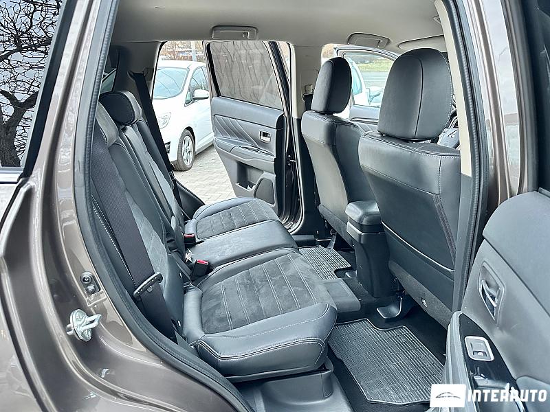 Mitsubishi Outlander 8 mitsubishi outlander 2015