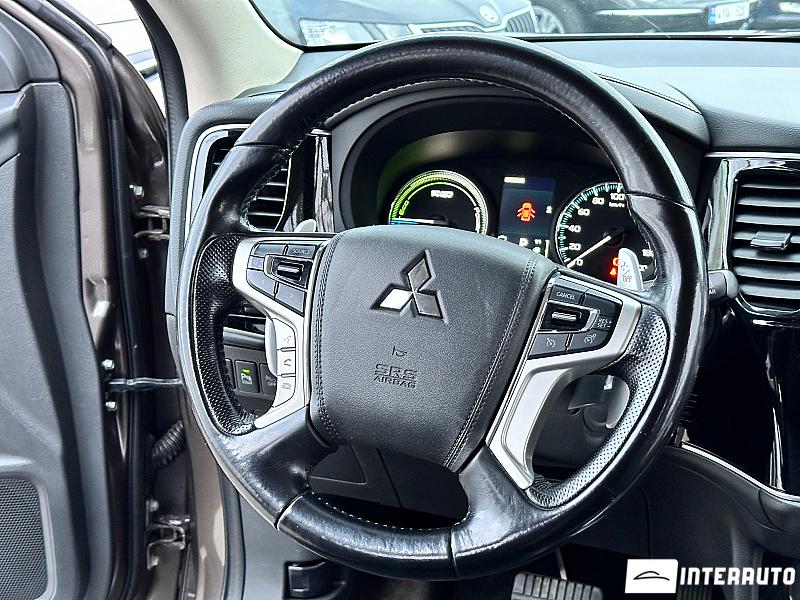 Mitsubishi Outlander 10 mitsubishi outlander 2015