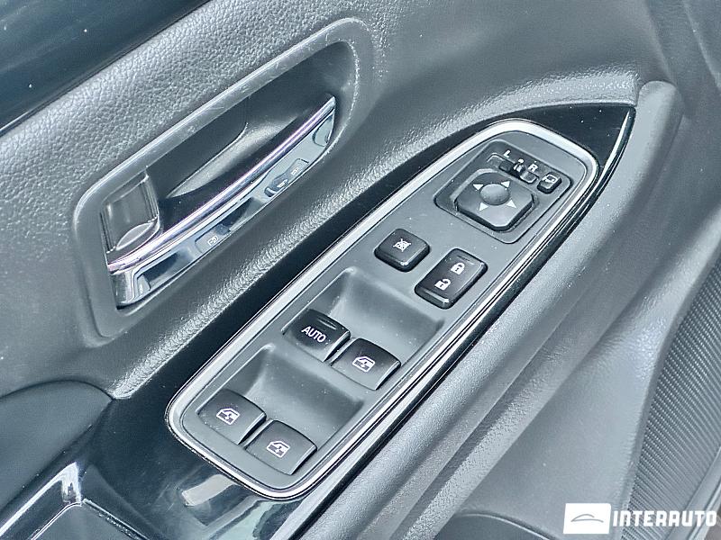 Mitsubishi Outlander 16 mitsubishi outlander 2015