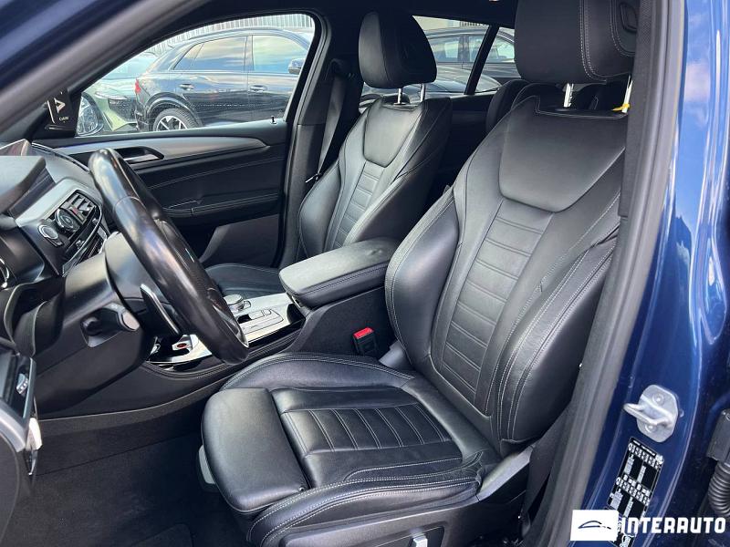 BMW X4 2.0D 8 bmw x4 2.0d 2019