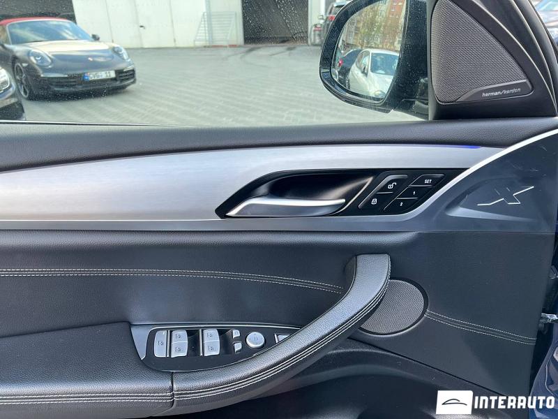 BMW X4 2.0D 6 bmw x4 2.0d 2019