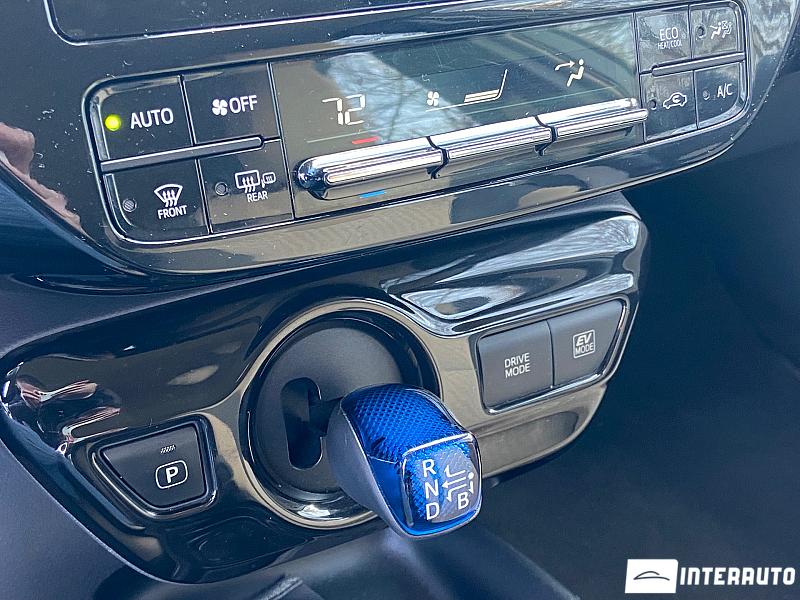 Toyota Prius 12 toyota prius 2016