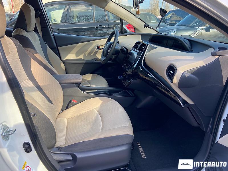 Toyota Prius 16 toyota prius 2016