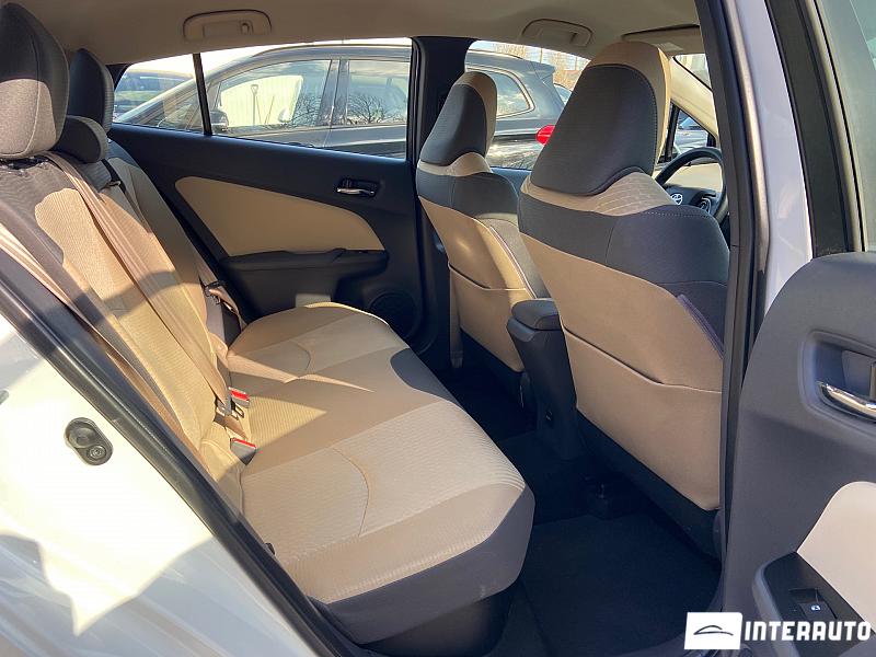 Toyota Prius 15 toyota prius 2016