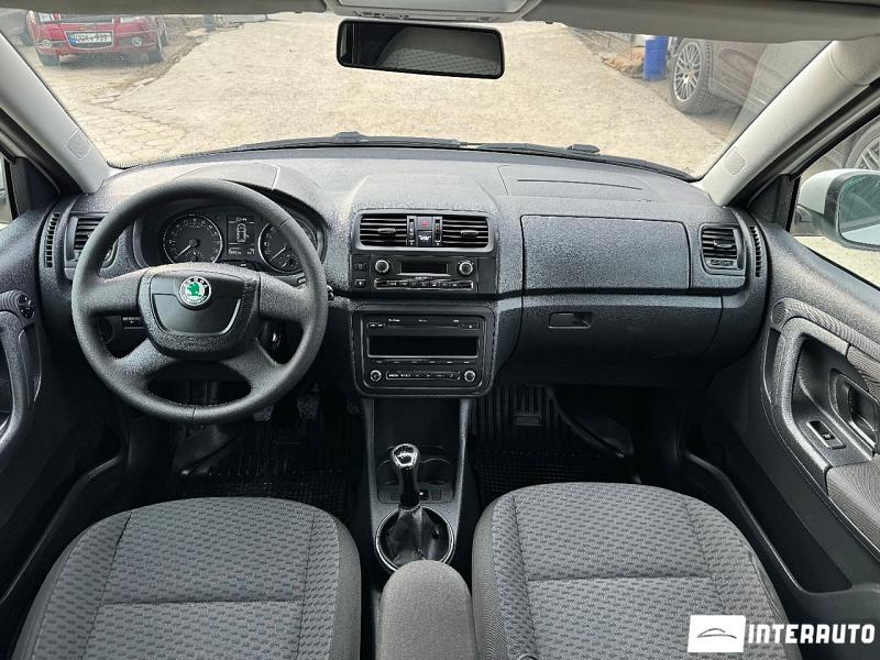 Skoda Fabia 10 skoda fabia 2011