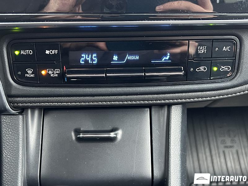 Toyota Auris 11 toyota auris 2018