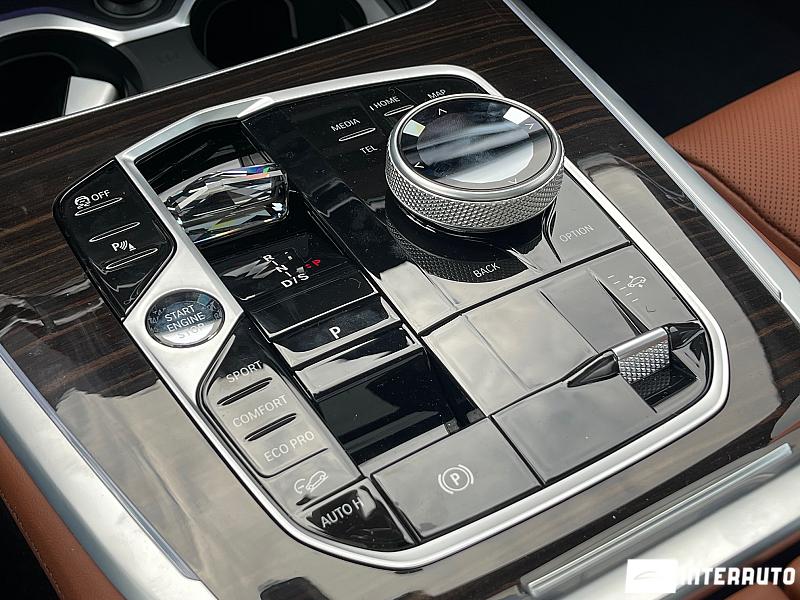 BMW X7 4.0d 18 bmw x7 4.0d 2023