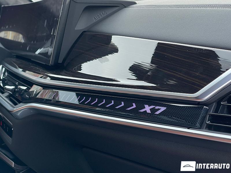 BMW X7 4.0d 16 bmw x7 4.0d 2023