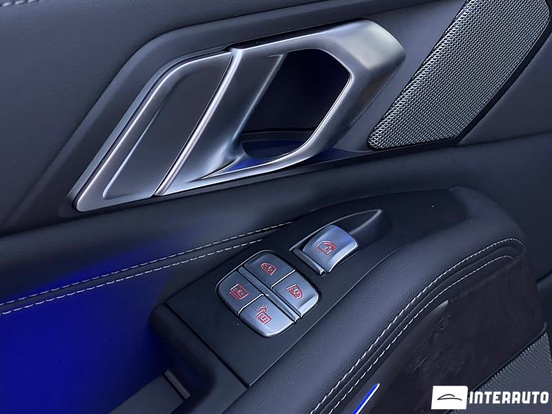 BMW X7 4.0i 21 bmw x7 4.0i 2023