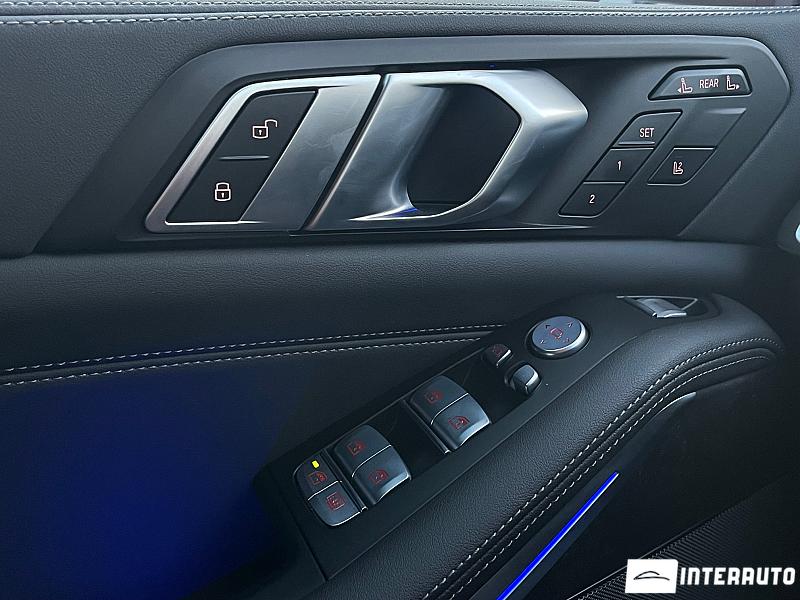 BMW X7 4.0i 7 bmw x7 4.0i 2023