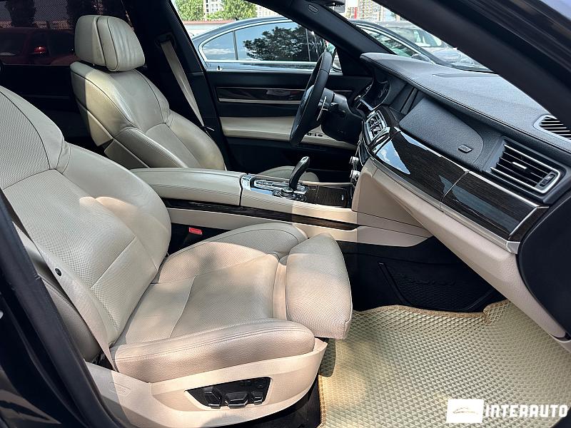 BMW 740 17 bmw 740 2011