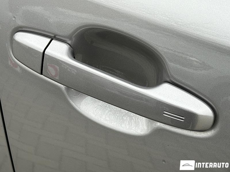 Toyota C-HR 15 toyota c-hr 2019