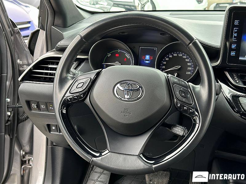 Toyota C-HR 7 toyota c-hr 2019