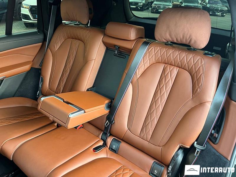 BMW X7 4.0d 22 bmw x7 4.0d 2023