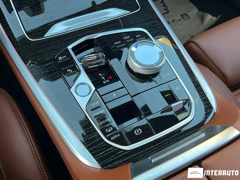 BMW X7 4.0d 17 bmw x7 4.0d 2023