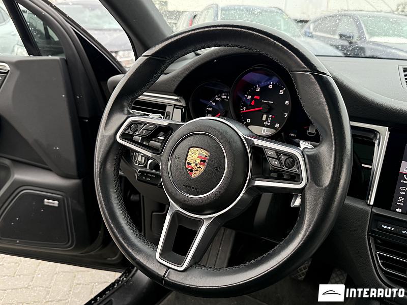 Porsche Macan 7 porsche macan 2020