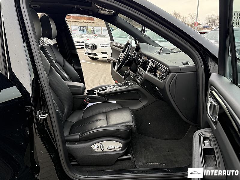 Porsche Macan 16 porsche macan 2020