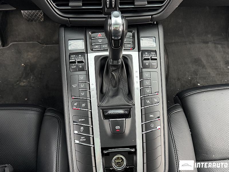 Porsche Macan 11 porsche macan 2020