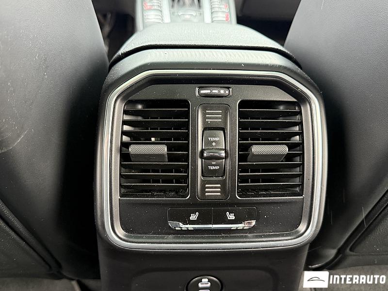 Porsche Macan 13 porsche macan 2020