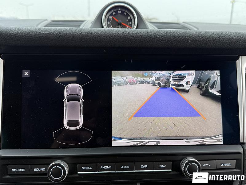 Porsche Macan 9 porsche macan 2020