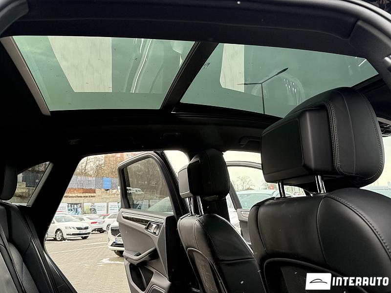 Porsche Macan 15 porsche macan 2020