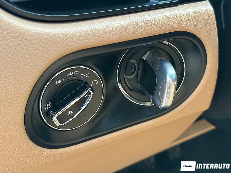 Porsche Macan 21 porsche macan 2019