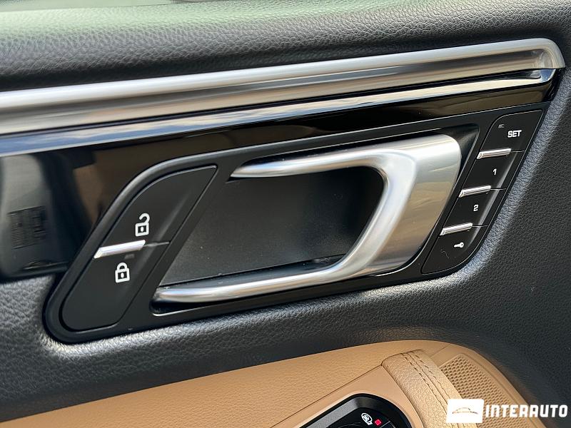 Porsche Macan 18 porsche macan 2019