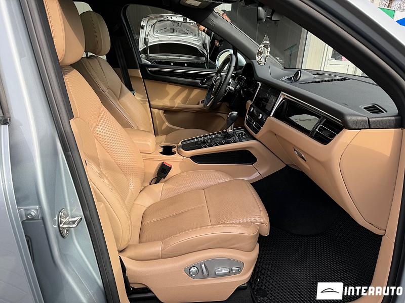 Porsche Macan 5 porsche macan 2019