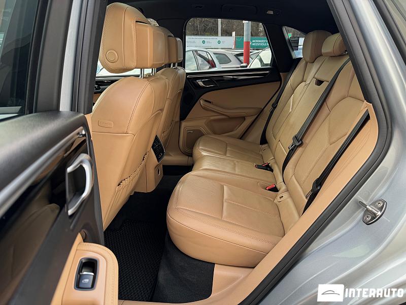 Porsche Macan 23 porsche macan 2019