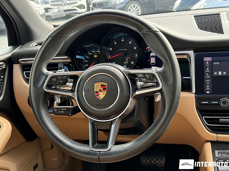 Porsche Macan 8 porsche macan 2019