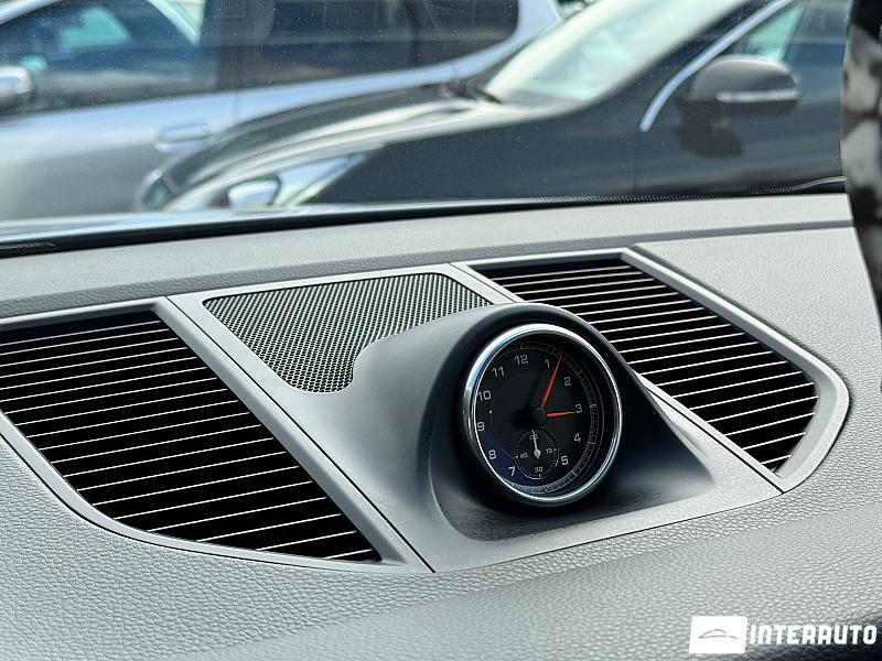 Porsche Macan 9 porsche macan 2019