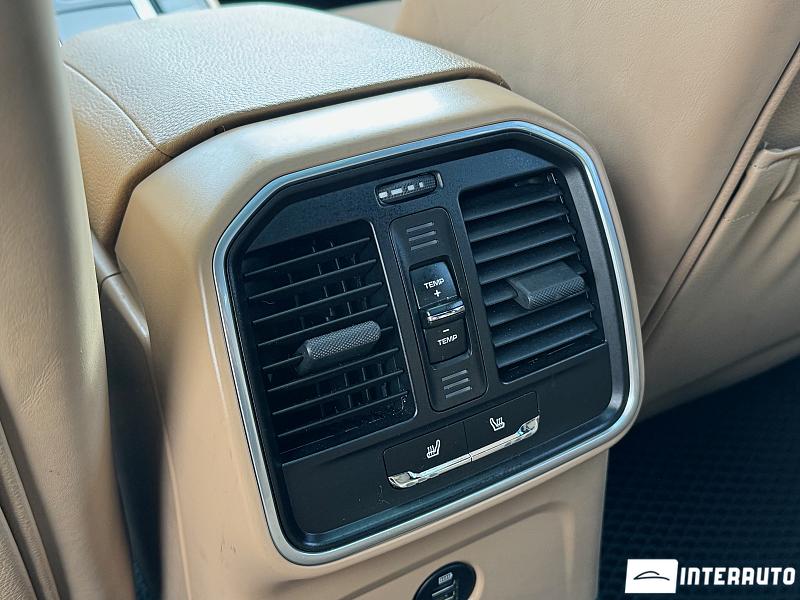 Porsche Macan 14 porsche macan 2019