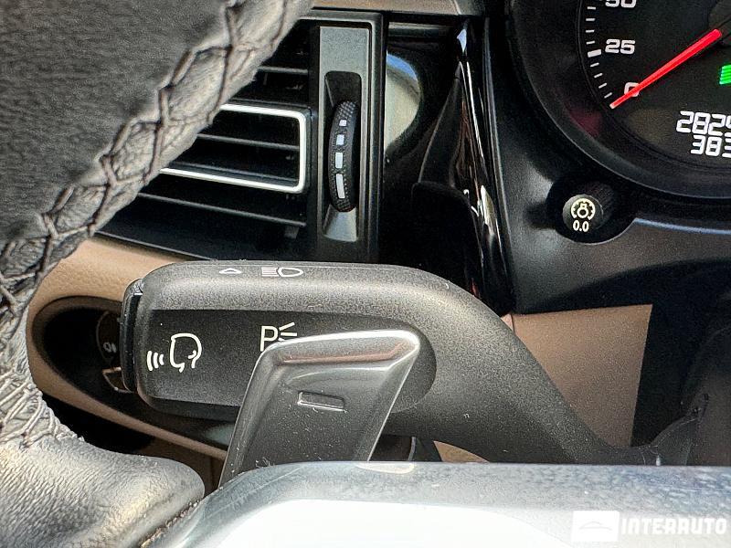 Porsche Macan 17 porsche macan 2019