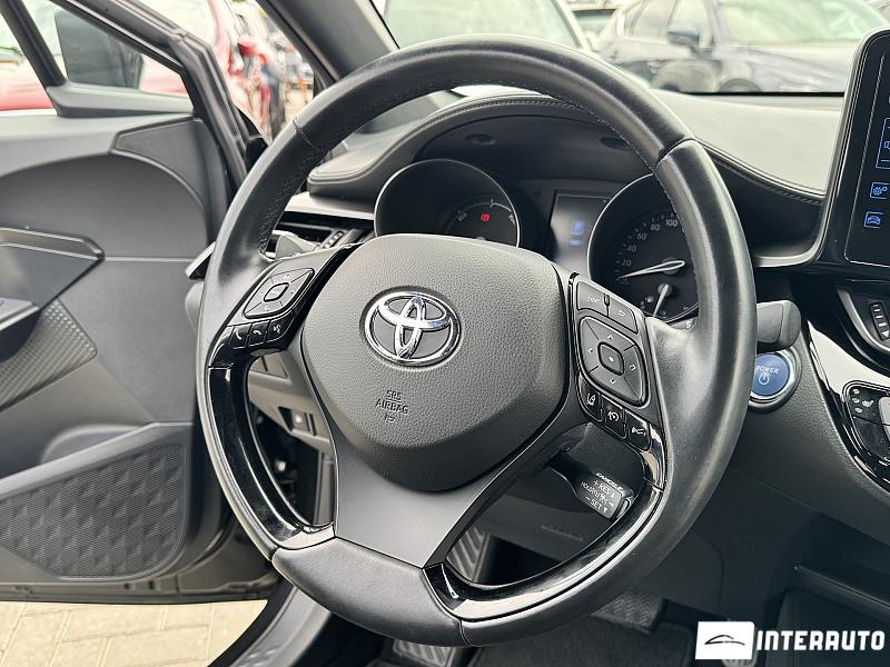 Toyota C-HR 4 toyota c-hr 2019