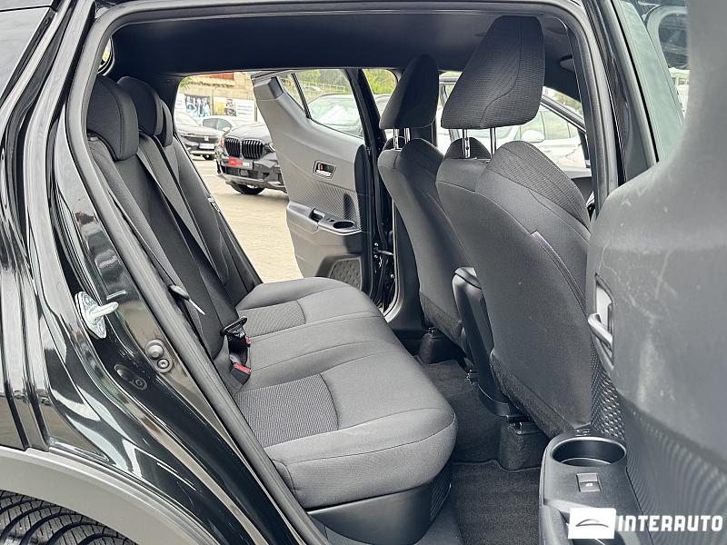 Toyota C-HR 11 toyota c-hr 2019