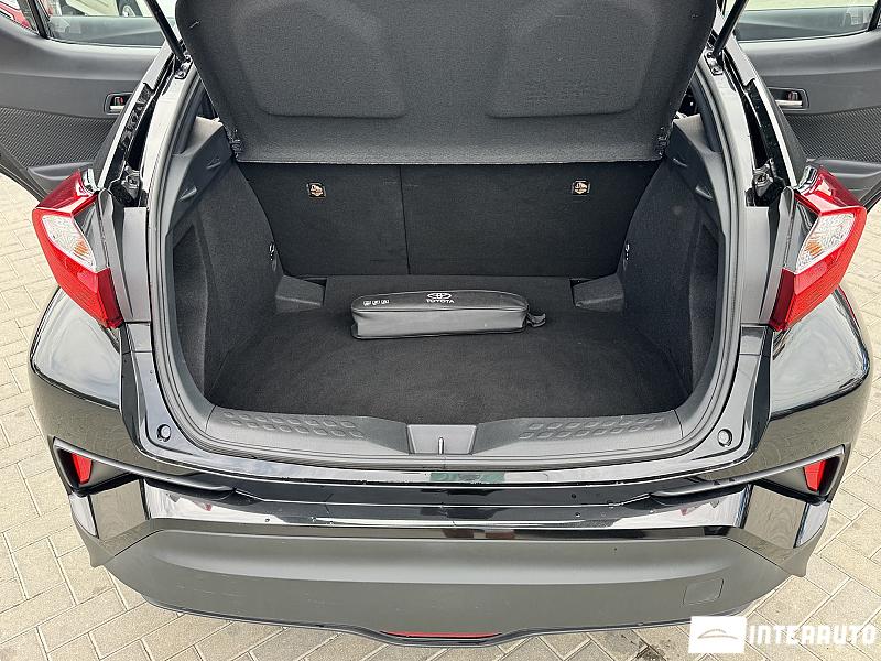 Toyota C-HR 18 toyota c-hr 2019