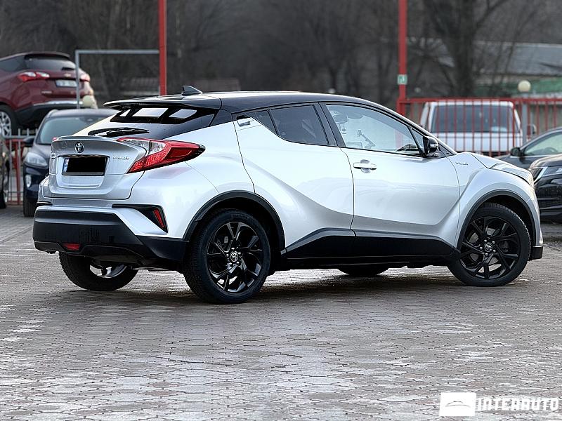 Toyota C-HR 3 toyota c-hr 2018