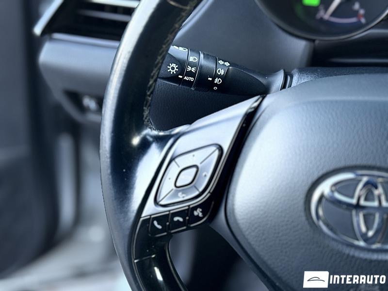 Toyota C-HR 11 toyota c-hr 2018