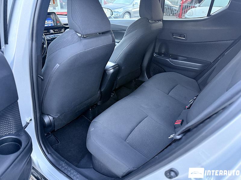 Toyota C-HR 18 toyota c-hr 2018