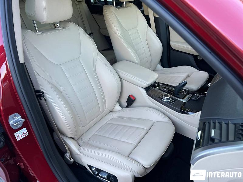 BMW X4 2.0D 8 bmw x4 2.0d 2019