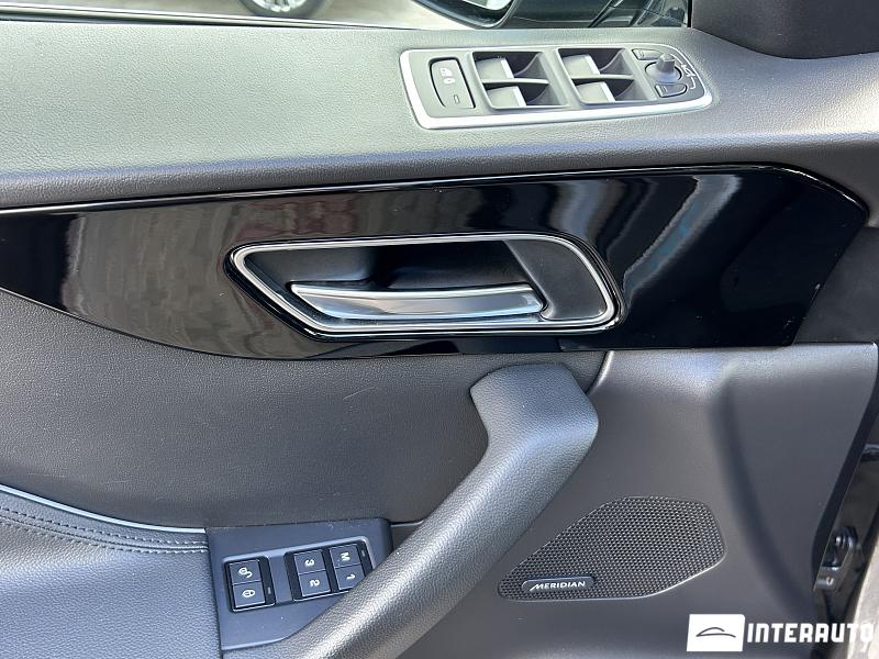 Jaguar F-Pace 8 jaguar f-pace 2018