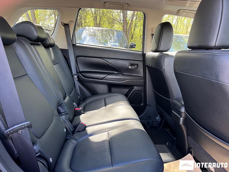 Mitsubishi Outlander 16 mitsubishi outlander 2013