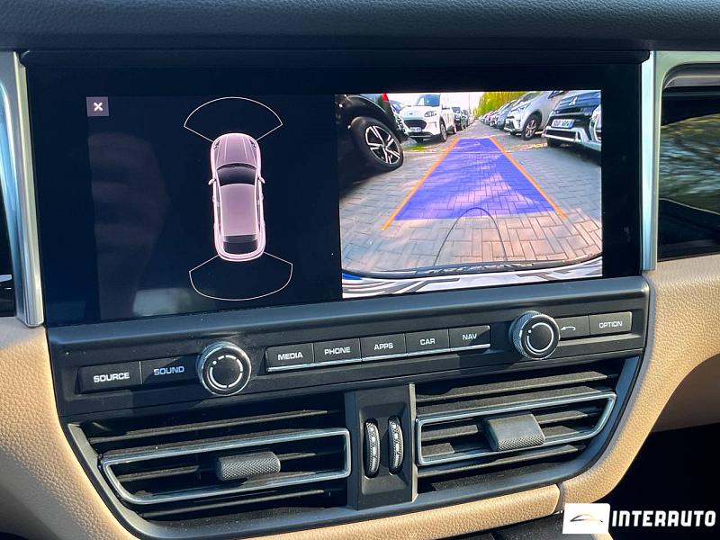 Porsche Macan 12 porsche macan 2021